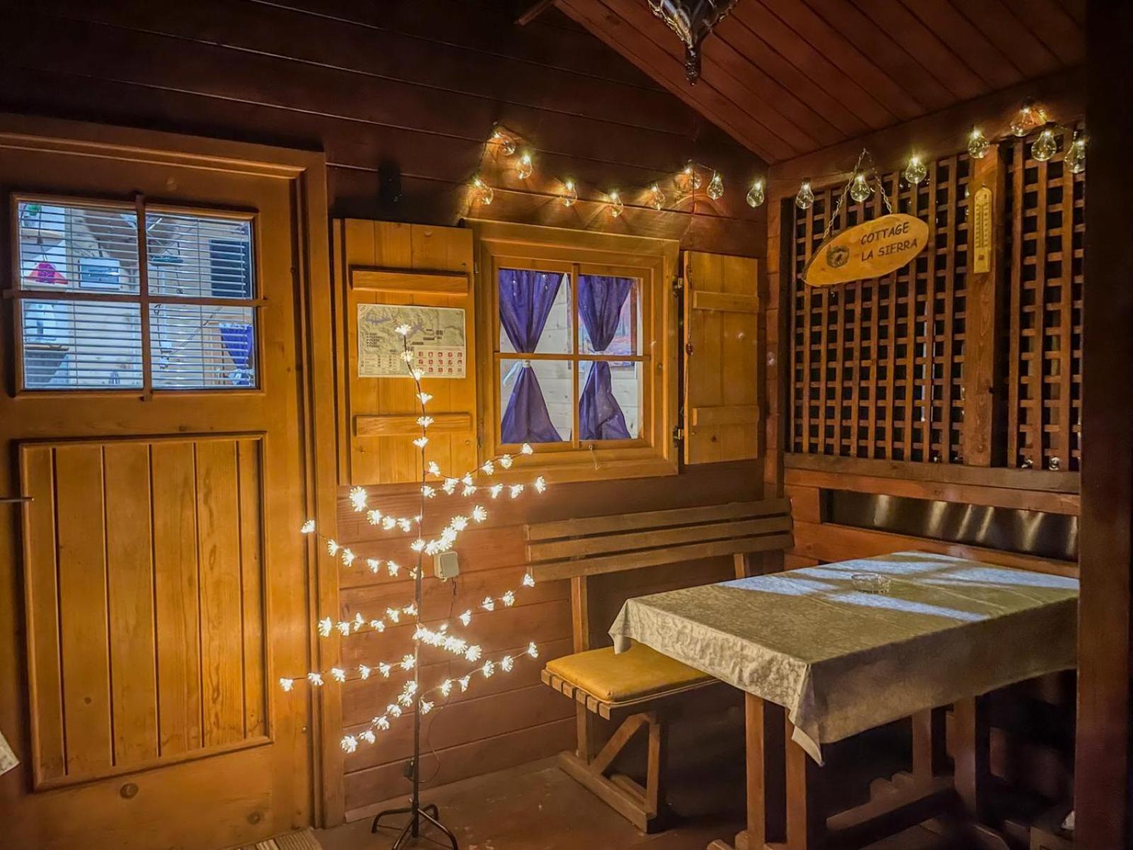 Cottage La Sierra With Jacuzzi Кореница Экстерьер фото
